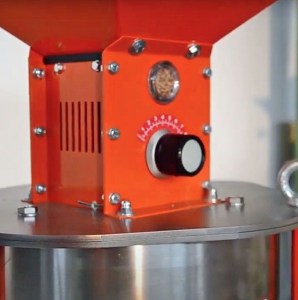 Technopast propose des moulins à meules de pierre et petites lignes de broyage polyvalentes, à partir de 50kg/h ou des lignes industrielles avec moulins à cylindres, à partir de 24T/jour.